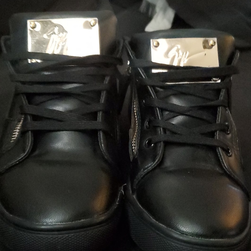 Giuseppe Zanotti Black Leather Low Top Sneakers